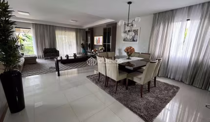 Casa com 1 suíte + 2 dormitórios à venda, 370 m² por R$ 2.050.000 - Steffen - Brusque/SC