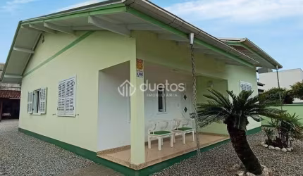 Casa com 4 dormitórios, próximo do centro