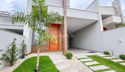 Casa com 3 dormitórios à venda, 108 m² por R$ 649.000,00 - Centro - Guabiruba/SC