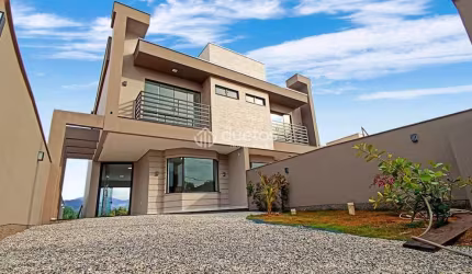 Casa 1 Suíte + 2 Dormitórios no Centro de Guabiruba