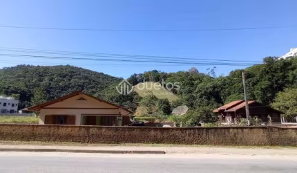 Terreno com muita área verde