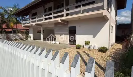 Excelente casa no bairro São João - Brusque - SC