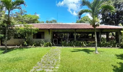 Granja em excelente localização em Aldeia!