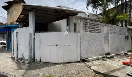 Casa comercial para locação em localização estratégica em Casa Amarela - Recife - PE