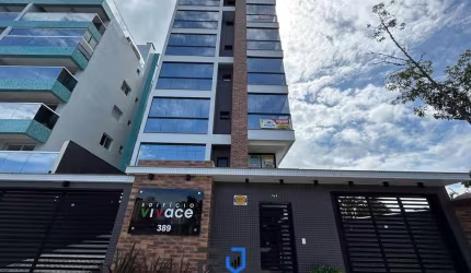 Apartamento três quartos em Caiobá