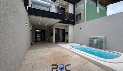 Sobrado tres suíte balneário Marajó
