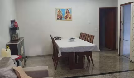 Casa com 3 quartos à venda na Santa Amélia, Belo Horizonte  por R$ 890.000