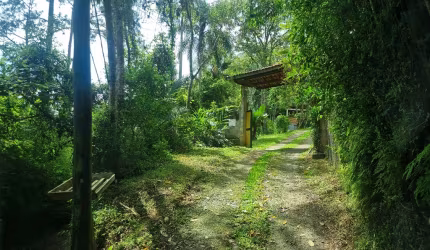 Casa com 3 dorm, galpão 120m2 e 4.000m2 de terreno