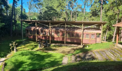 Sitio á venda, permuta para condominio, estuda proposta, 36.000m2, com 3 casas grandes, piscina e imensa área de lazer,