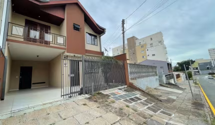 SOBRADO PARA LOCAÇÃO COM 3 QUARTOS SENDO UM SUÍTE NO CENTRO DE SJP