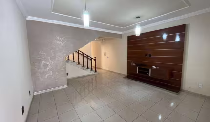 Excwelente Casa Assobradada na Vila Hortência