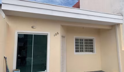 Casa Térrea na Villa Amato com 2 Quartos, 2 Vagas e Cozinha Americana!