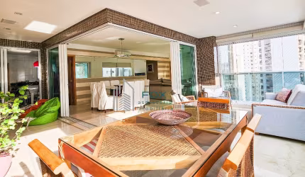 Amplo apartamento a venda com 218m², 3 suítes , 4 vagas no Anália Franco