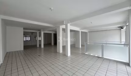 Sala comercial com 3 salas para alugar no Victor Konder, Blumenau , 400 m2 por R$ 12.000