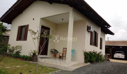 Casa com 2 quartos à venda no Santo Antônio, Balneário Piçarras , 183 m2 por R$ 750.000