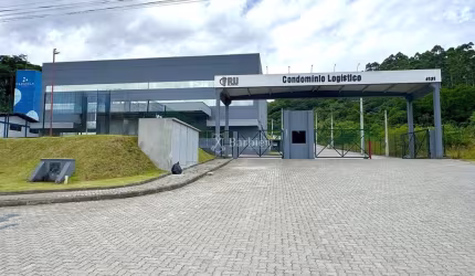 Barracão / Galpão / Depósito com 4 salas para alugar em Benedito, Indaial , 1754 m2 por R$ 40.000