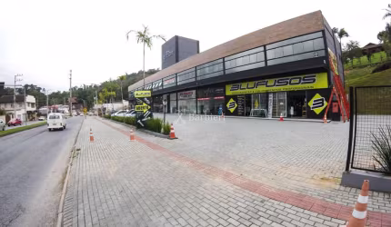 Ponto comercial com 1 sala para alugar no Do Salto, Blumenau , 55 m2 por R$ 2.200