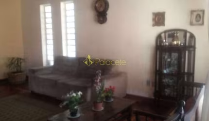 Casa à venda 4 Quartos, 1 Suite, 3 Vagas, 444.7M², Centro, Pindamonhangaba - SP