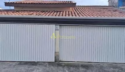 Casa à venda 3 Quartos, 1 Suite, 2 Vagas, 300M², Carangola, Pindamonhangaba - SP