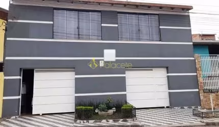 Casa à venda 3 Quartos, 1 Suite, 2 Vagas, 300M², Residencial Colinas, Taubaté - SP