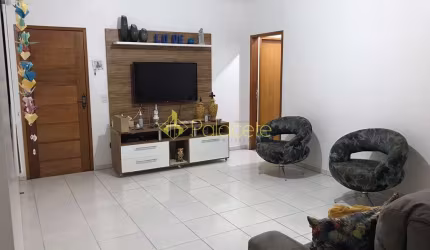 Casa à venda 3 Quartos, 1 Suite, 5 Vagas, 300M², Campos Elíseos, Taubaté - SP