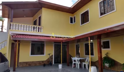 Casa à venda 4 Quartos, 1 Suite, 3 Vagas, 300M², Vila São José, Taubaté - SP
