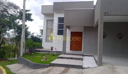 Casa à venda 3 Quartos, 1 Suite, 2 Vagas, 260M², Caminho Novo, Tremembé - SP