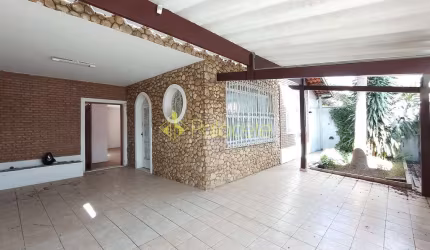 Casa à venda 3 Quartos, 1 Suite, 3 Vagas, 220M², Parque Residencial Bom Conselho, Taubaté - SP