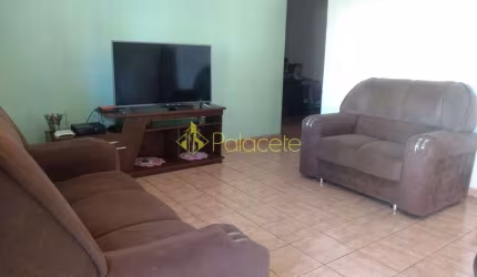 Casa à venda 3 Quartos, 1 Suite, 4 Vagas, 220M², Cidade Nova, Pindamonhangaba - SP