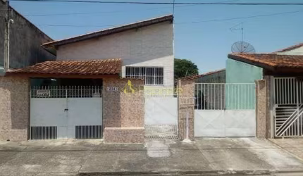 Casa à venda 4 Quartos, 2 Vagas, Cidade Nova, Pindamonhangaba - SP