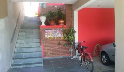 Casa à venda 3 Quartos, 1 Suite, 2 Vagas, 530M², Vila São Benedito, Pindamonhangaba - SP