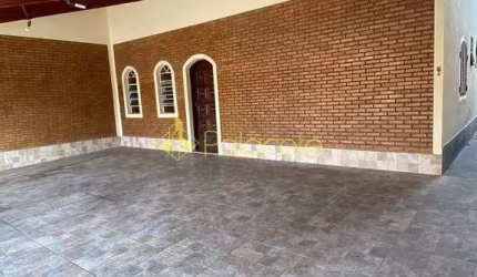 Casa à venda 4 Quartos, 1 Suite, 3 Vagas, 183M², Jardim das Bandeiras, Taubaté - SP