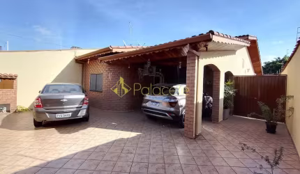Casa à venda 3 Quartos, 1 Suite, 5 Vagas, 300M², Jardim Gurilândia, Taubaté - SP