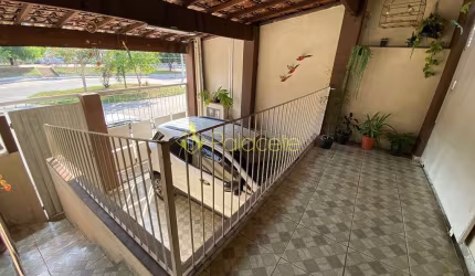 Casa à venda 4 Quartos, 1 Vaga, 250M², Jardim Baronesa, Taubaté - SP