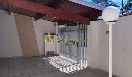 Casa à venda 3 Quartos, 1 Suite, 4 Vagas, 300M², Aterrado, Tremembé - SP