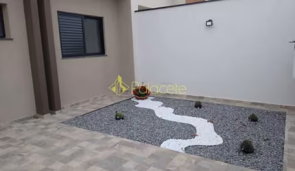 Casa à venda 3 Quartos, 1 Suite, 2 Vagas, 176M², Res. Santa Clara, Pindamonhangaba - SP