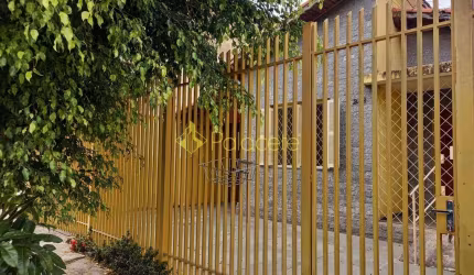 Casa à venda 4 Quartos, 1 Suite, 2 Vagas, Jardim Russi, Taubaté - SP