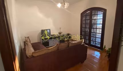 Casa à venda 3 Quartos, 1 Suite, 3 Vagas, 330M², Parque Tabaeté, Taubaté - SP