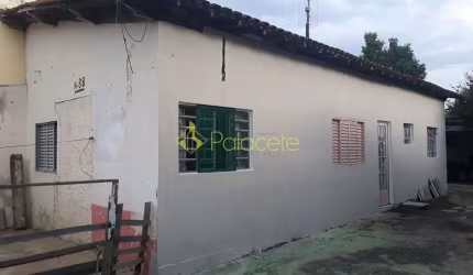 Casa à venda 2 Quartos, 3 Vagas, 250M², Conjunto Residencial Araretama, Pindamonhangaba - SP