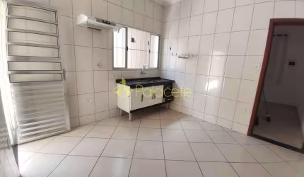 Casa à venda 2 Quartos, 2 Vagas, 128M², Parque São Cristóvão, Taubaté - SP