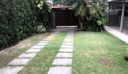 Casa à venda 2 Quartos, 5 Vagas, 250M², Conjunto Residencial Araretama, Pindamonhangaba - SP