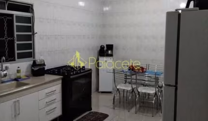 Casa à venda 3 Quartos, 1 Suite, 2 Vagas, 175M², Jardim Eloyna, Pindamonhangaba - SP