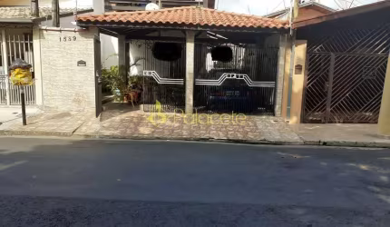 Casa à venda 2 Quartos, 1 Suite, 2 Vagas, 250M², Chácara Galega, Pindamonhangaba - SP