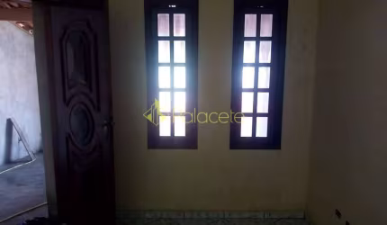 Casa à venda 3 Quartos, 1 Suite, 2 Vagas, Residencial Maricá, Pindamonhangaba - SP