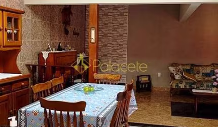 Casa à venda 3 Quartos, 1 Suite, 4 Vagas, 250M², Residencial e Comercial Cidade Morumbi, Pindamonha