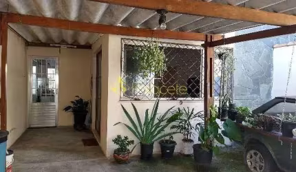 Casa à venda 2 Quartos, 3 Vagas, 164M², Jardim Ana Emilia, Taubaté - SP