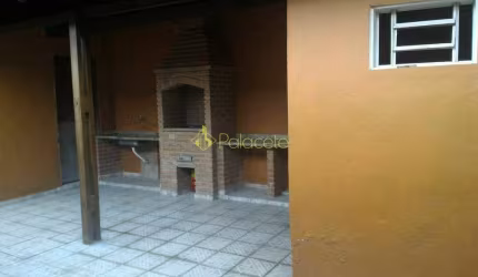 Casa à venda 2 Quartos, 1 Suite, 2 Vagas, 250M², Azeredo, Pindamonhangaba - SP