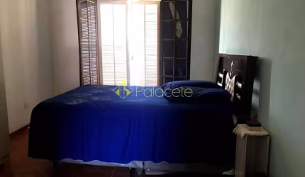 Casa à venda 3 Quartos, 1 Suite, 2 Vagas, 3M², Conjunto Residencial Araretama, Pindamonhangaba - SP