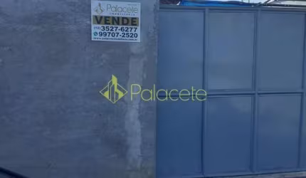 Casa à venda 2 Quartos, 2 Vagas, 250M², Jardim Eloyna, Pindamonhangaba - SP