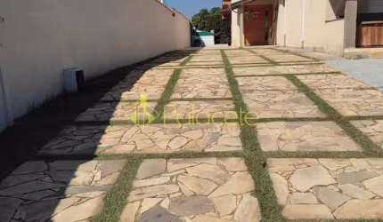 Casa à venda 3 Quartos, 3 Suites, 10 Vagas, 1271.02M², Socorro, Pindamonhangaba - SP